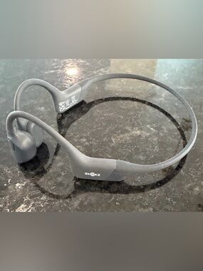 Shokz Black Open-Ear Bone Conduction Headphones w/ charger
